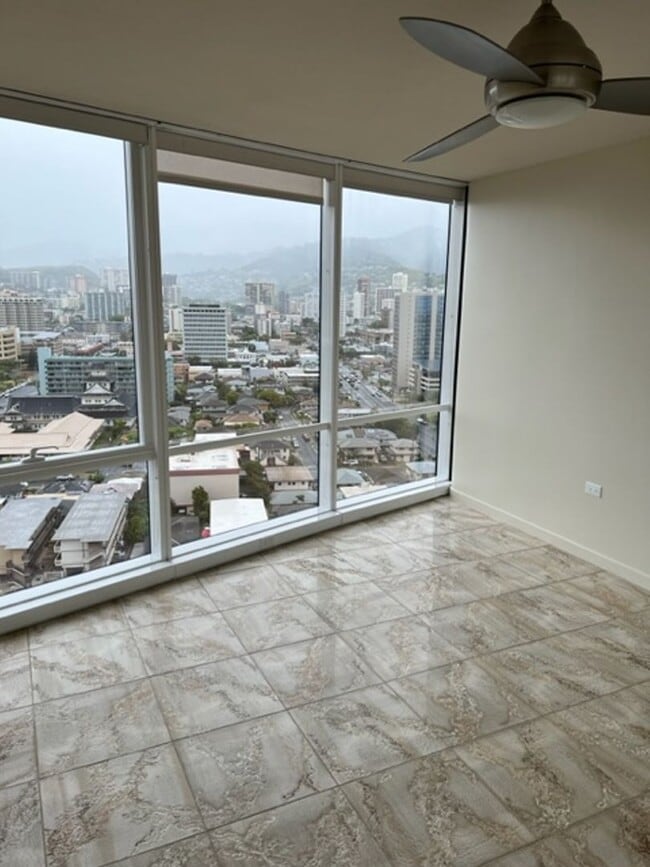 Building Photo - 1296 Kapiolani Blvd
