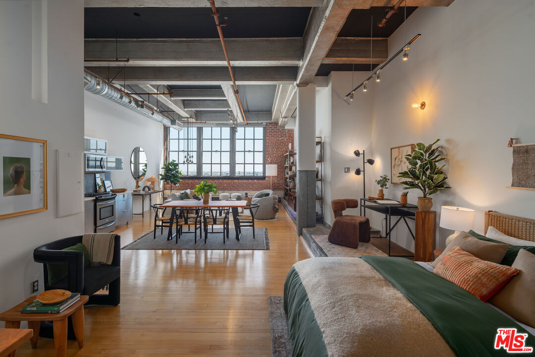Foto principal - 1850 Industrial St