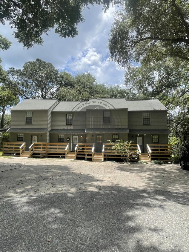 Building Photo - 5477 Sombra Del Lago Dr