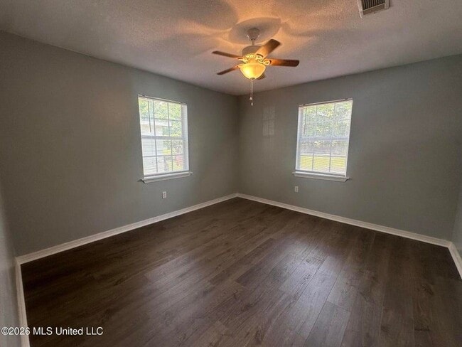 Building Photo - 1206 Beach Ave