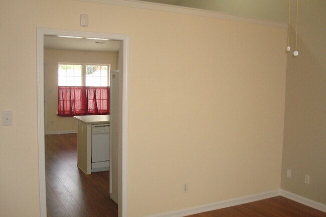 Foto del edificio - 425 Reavis Ave