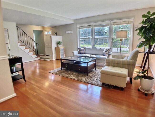 Foto del edificio - 8426 Cottage St