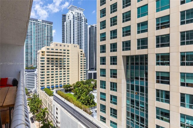 Building Photo - 1200 Brickell Bay Dr