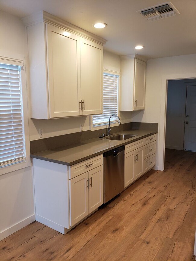 Foto del edificio - Beautiful Duplex Home near UC Davis Medical Center