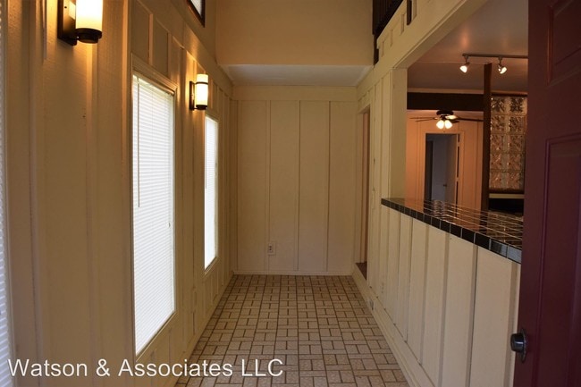 Building Photo - 3 br, 4 bath House - 1741 JC Ave