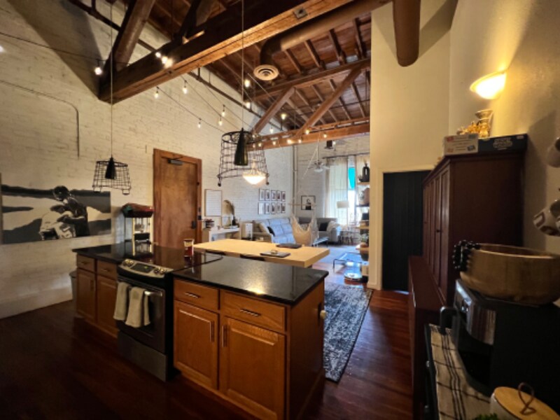 275 E Stuart Ave, Lake Wales, FL 33853 Condo for Rent in Lake Wales