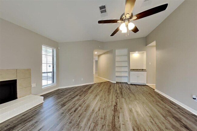 Foto del edificio - 3807 Wood Stone Walk Dr