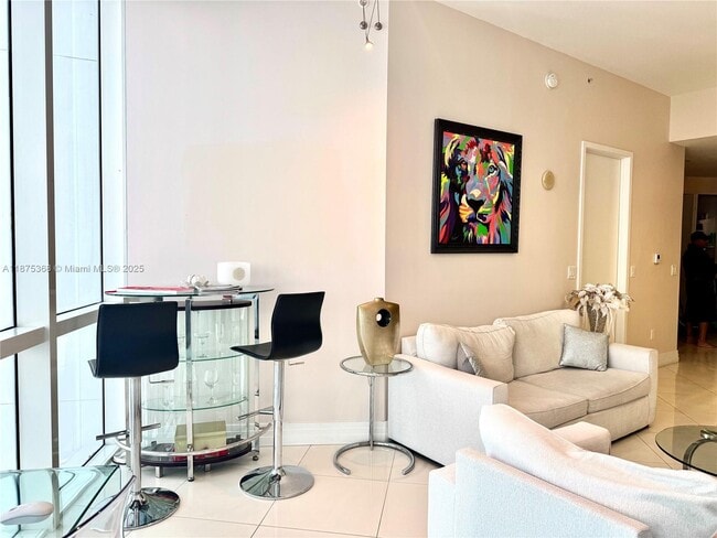 Foto del edificio - 18101 Collins Ave