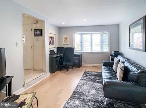 Foto del edificio - 205 Fox Hollow Dr