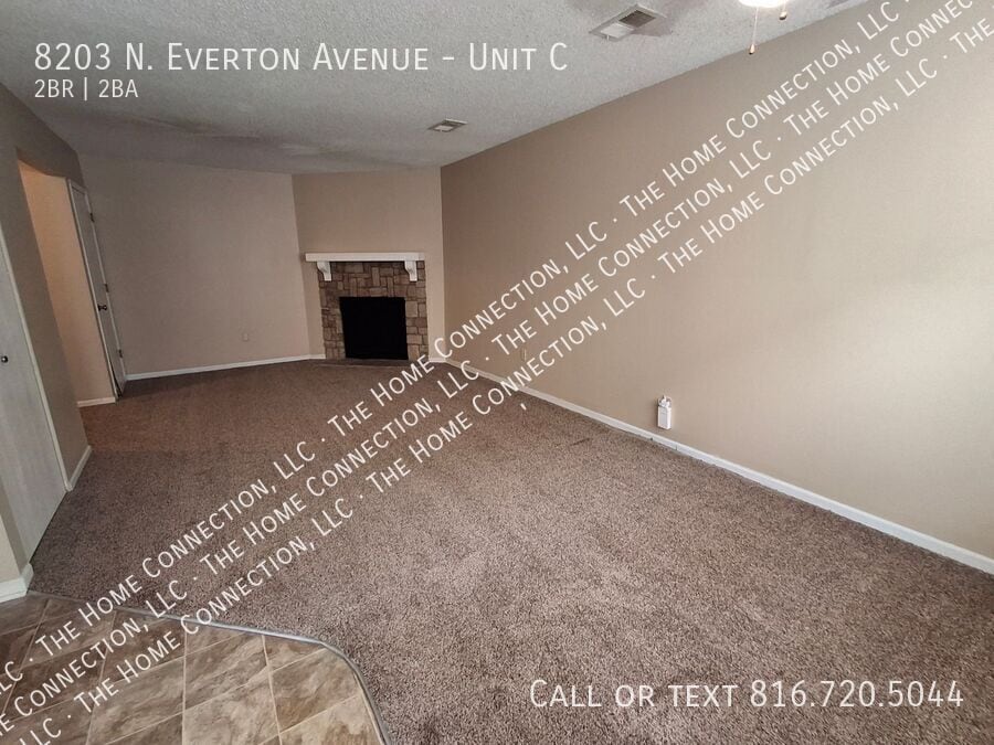 Primary Photo - 8203 N Everton Ave