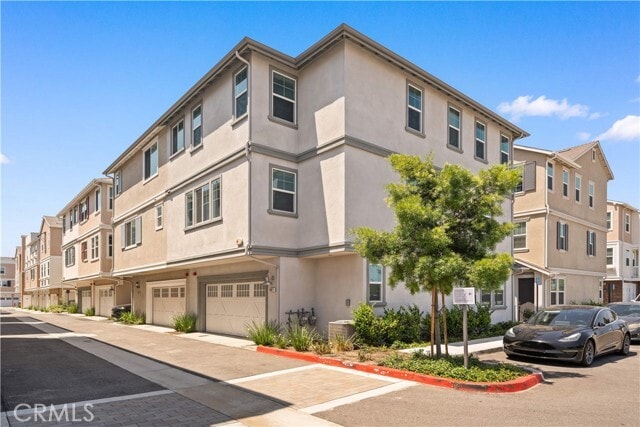 Building Photo - 1042 N Anaheim Blvd