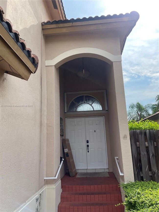 Foto del edificio - 5237 NW 112th Pl