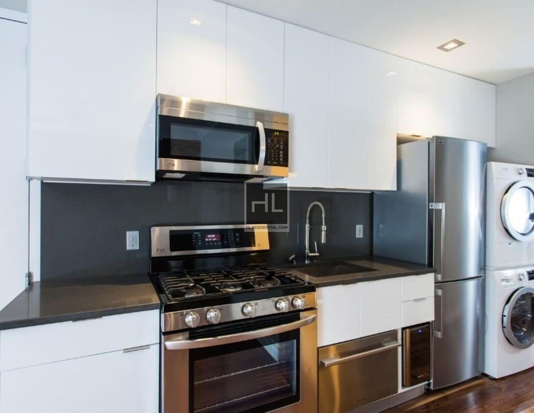 Building Photo - AVENUE B