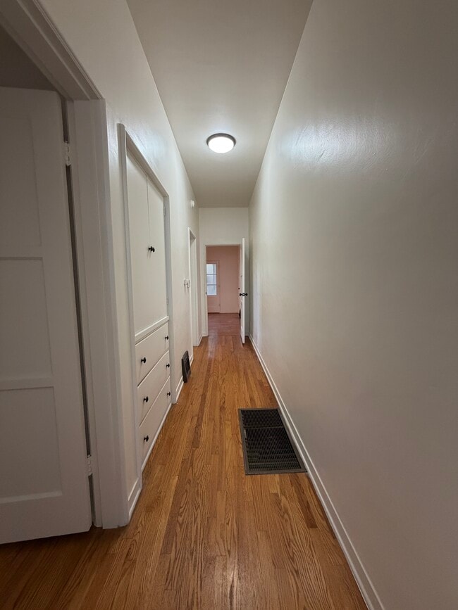 Foto del edificio - 1156 E Orange Grove Blvd