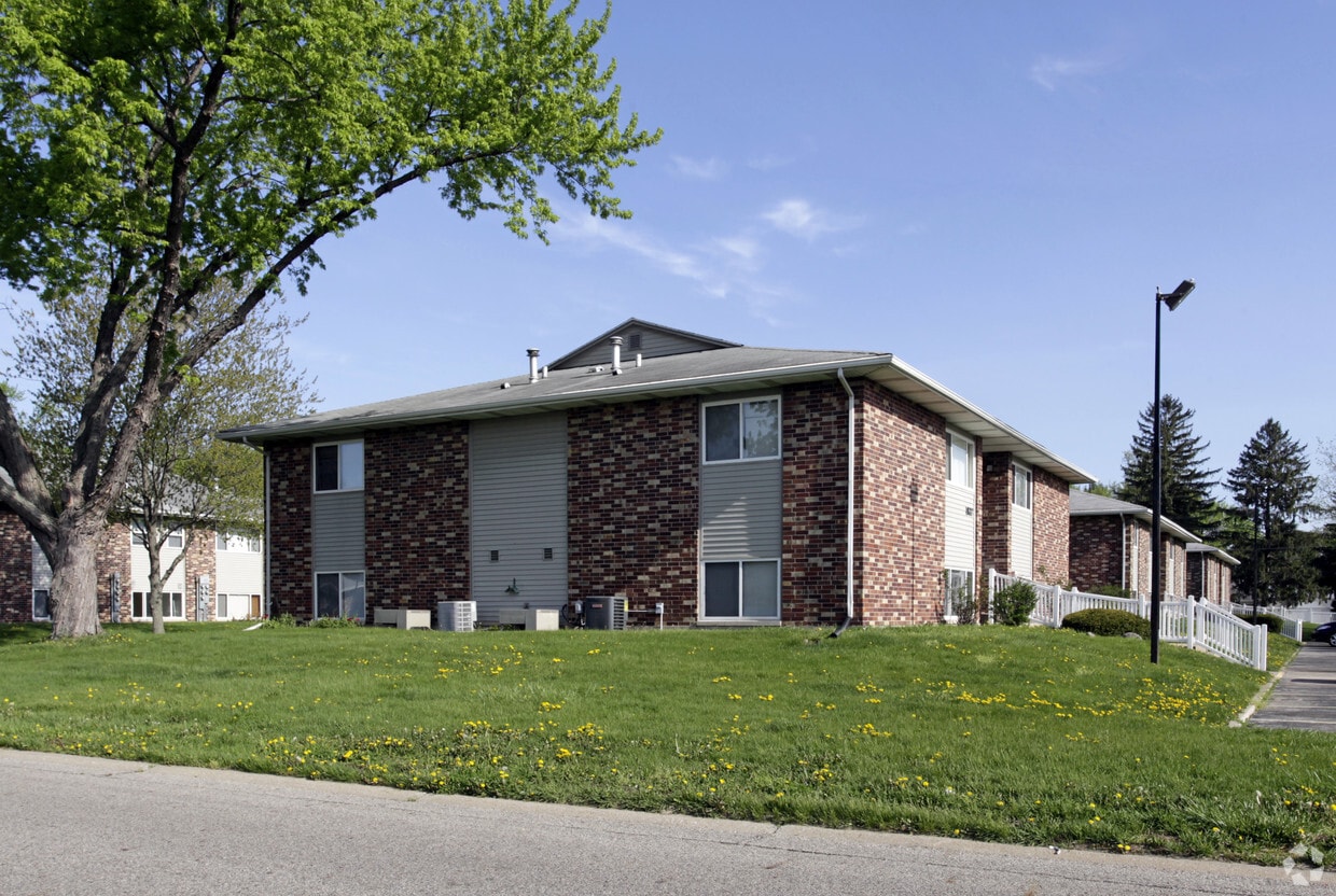 Westgate Manor - Westgate Manor Apartments