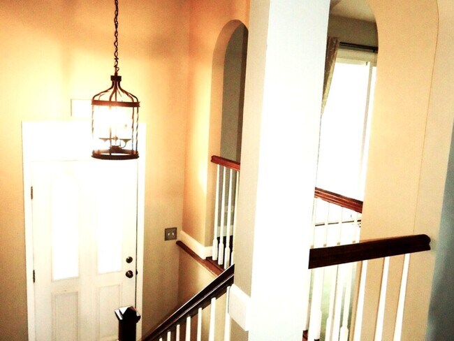 Foto del edificio - 680 White Pine Rd