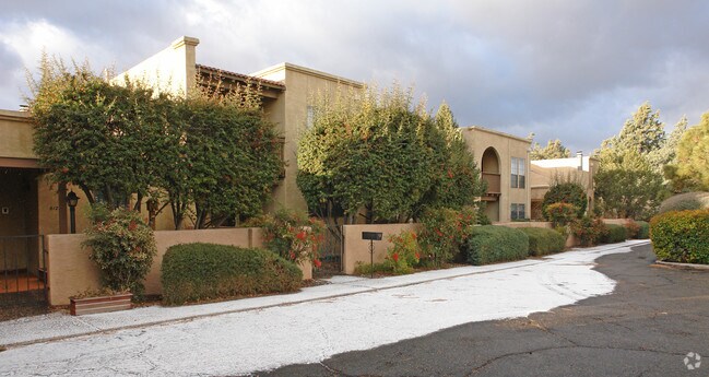 Foto del edificio - 6110-6122 Gibson Blvd SE