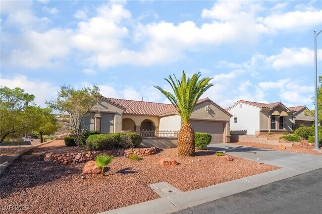 Building Photo - 2571 Thatcher Ave