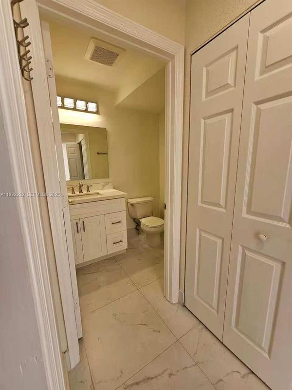 Foto del edificio - 2816 NW 99th Terrace