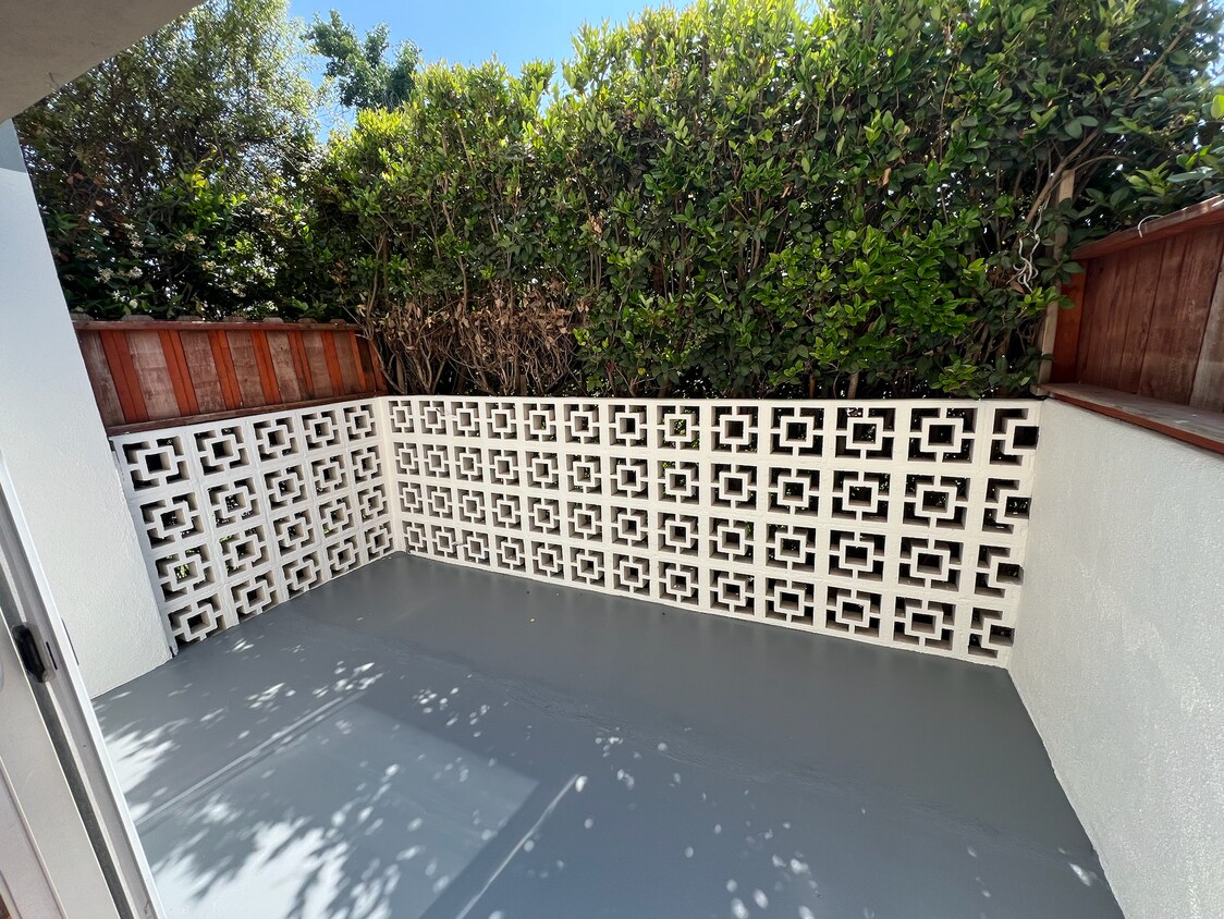 Front Porch Balcony, Ground Level, Serrano Street Facing - 550 N Serrano Ave