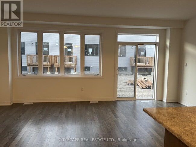 Building Photo - 60 Cresthaven Hts