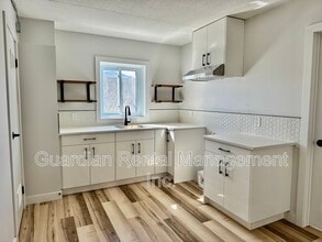 Building Photo - 141 Frederica St W