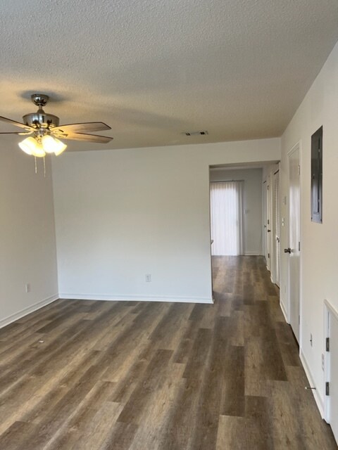 Building Photo - Courtland Terrace
