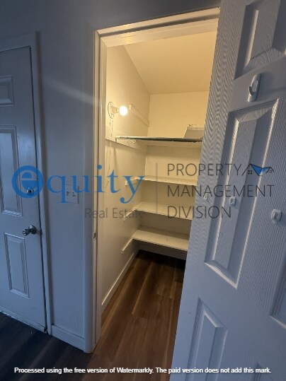 Foto del edificio - 545 Stringham Ave