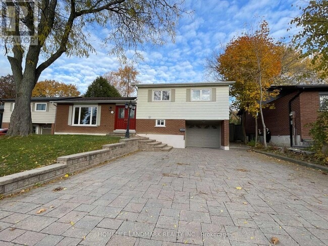 Photo du bâtiment - 44 Sir Bedevere Pl