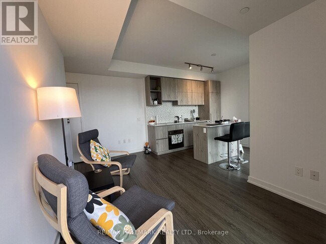 Photo du bâtiment - 1-3701 Yorkville Ave
