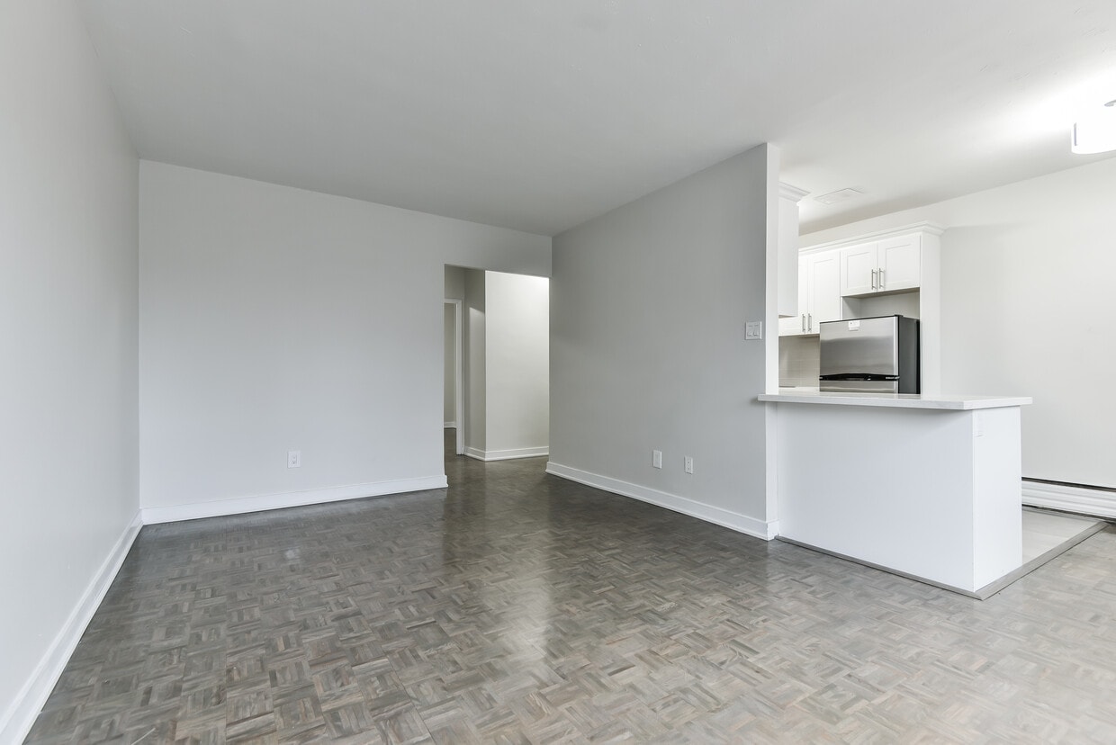 Building Photo - 151 St George St