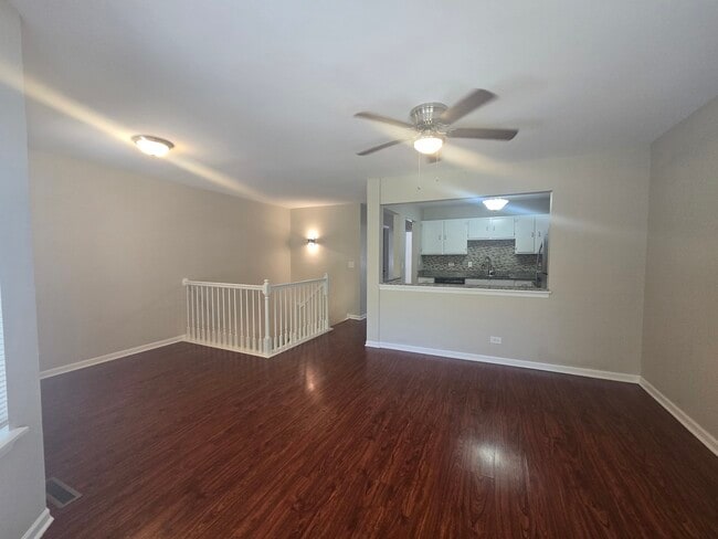 Building Photo - 250 W Whispering Oaks Ln