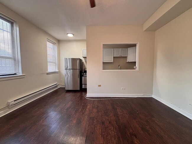 Foto del edificio - 3346 N Marshfield Ave
