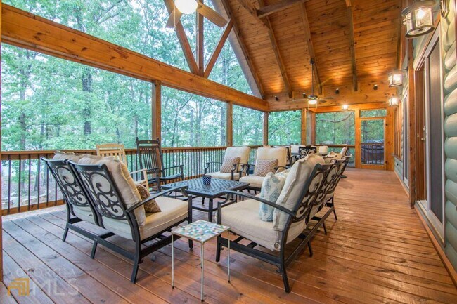 Building Photo - 594 Hazelwood Point