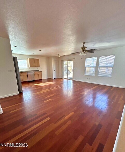 Foto del edificio - 986 Montero Dr