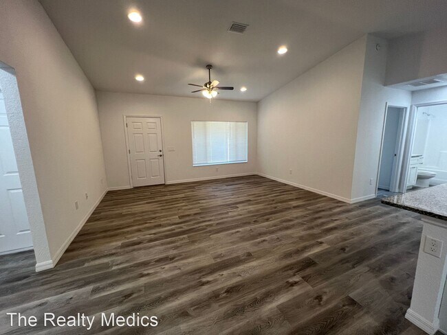 Building Photo - 3 br, 2 bath House - 1 Malauka Course Ter