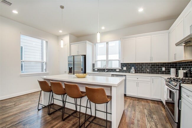 Foto del edificio - 2717 Eado Grove Ln