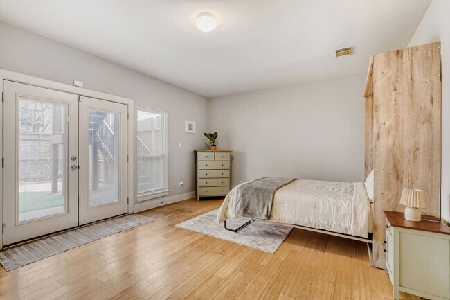 Foto del edificio - 903 Hartman St