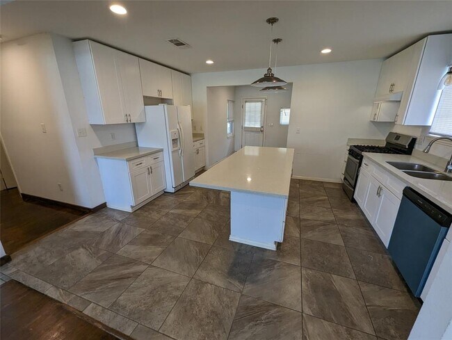 Foto del edificio - 4604 Gunter St