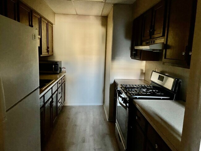 Cocina - 105 W Main St