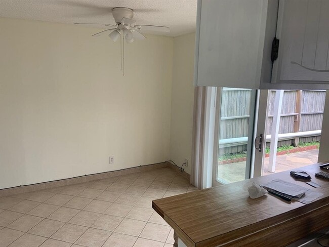 Building Photo - 33 San Jacinto Dr