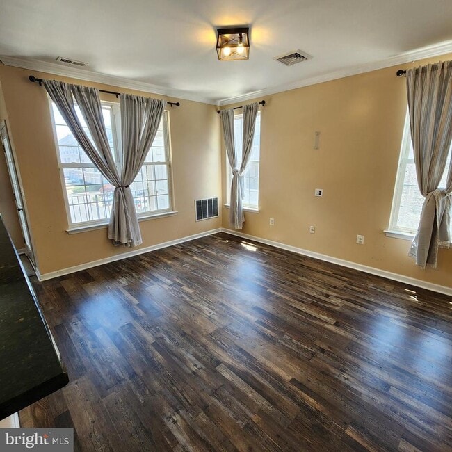 Building Photo - 1301 N 32nd St