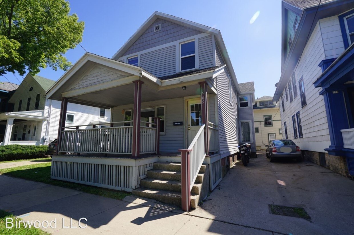 Primary Photo - 5 br, 1.5 bath House - 505 E Gorham St