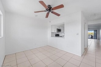 Building Photo - 4826 SW 29th Ave