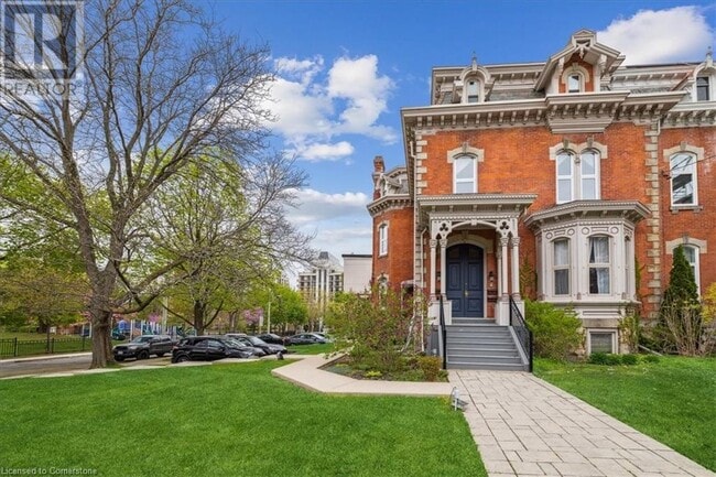 Building Photo - 46 Herkimer St
