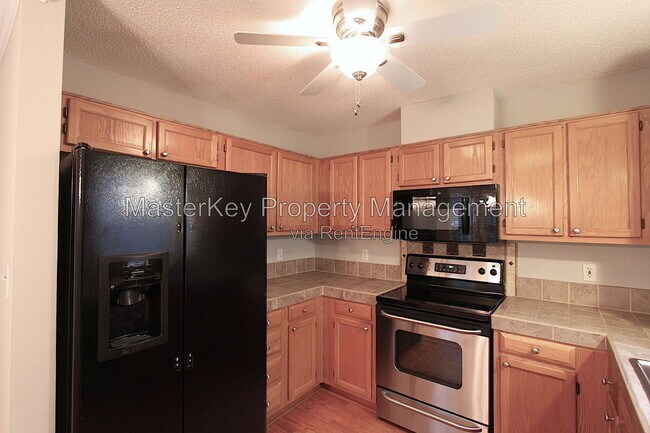 Foto del edificio - 309 Hallwood Ct
