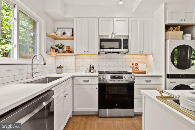 Foto del edificio - 3308 Coryell Ln