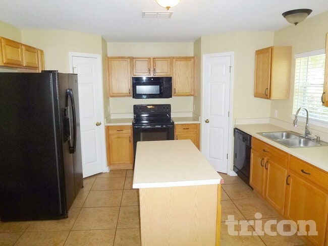 Foto del edificio - 192 King Arthur Ct