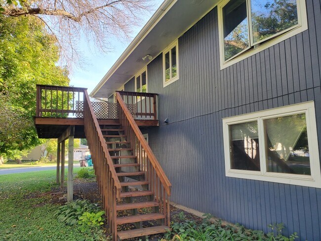 Foto del edificio - 2117 Fern Ln