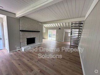 Building Photo - 165 Cherry St